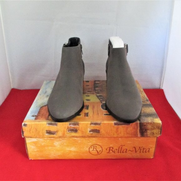 Bella Vita Henley II Booties - Picture 2 of 12